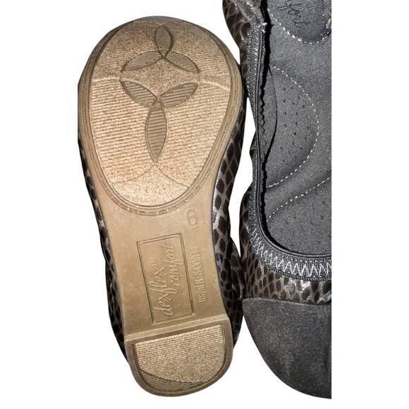 Dexflex Comfort Shoes Womens 6 Gray Snakeskin Print Scrunch Ballet Slip on Flats - Picture 3 of 4